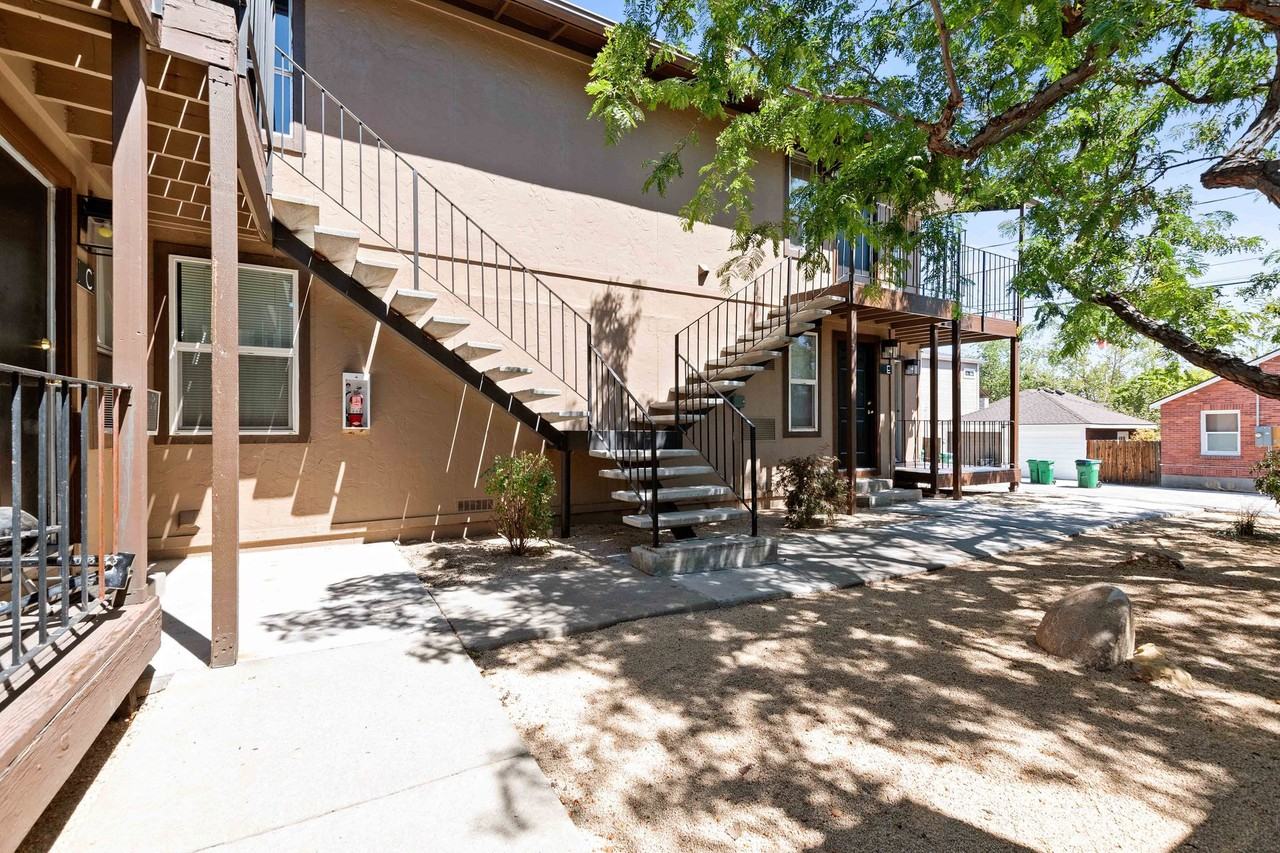 720 Lander Street - Photo 5 of 8