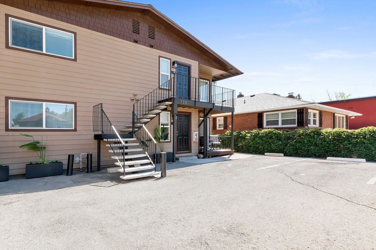 720 Lander Street - Photo 7 of 8