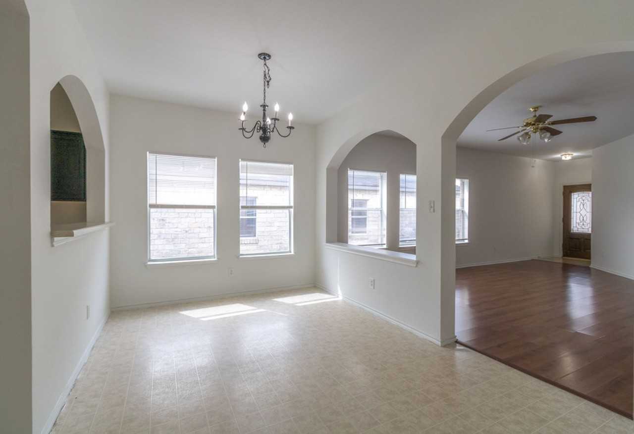 702 Pampas Ricas Dr - Photo 4 of 30