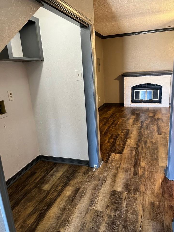 Champion Place - Photo 3 of 5