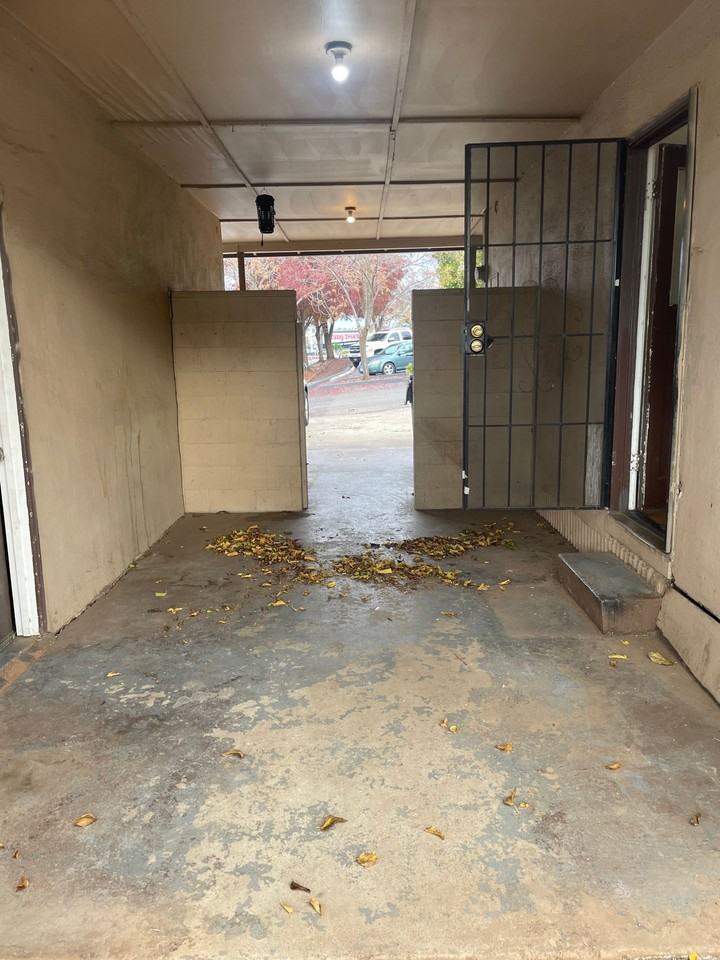 3285 Bechelli Ln - Photo 3 of 40