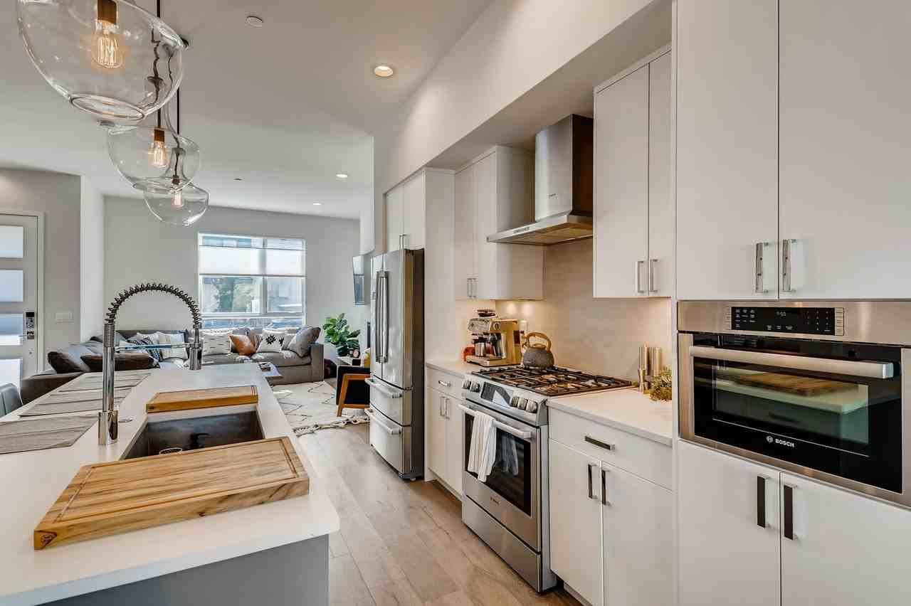 2791 32nd St - Photo 2 of 27