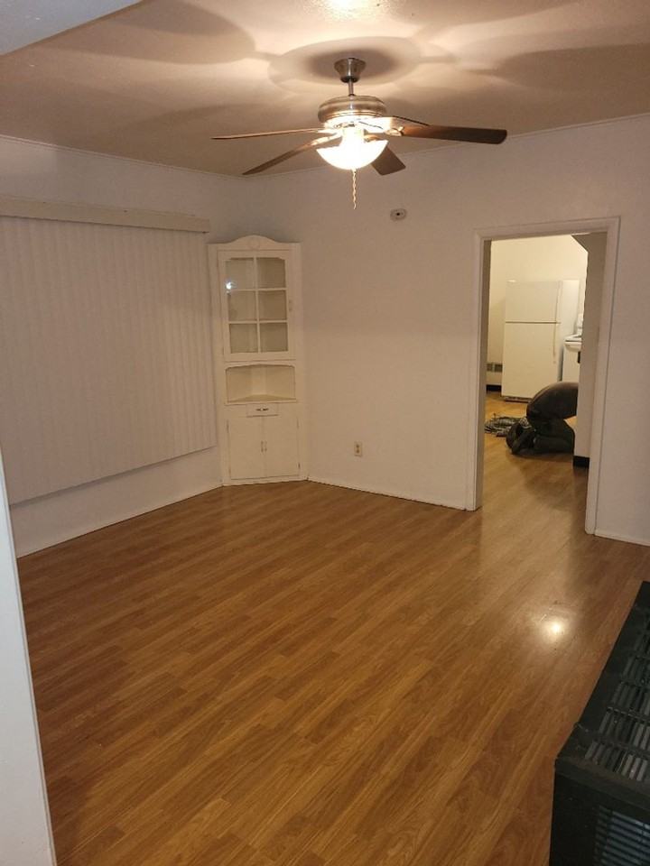 624 S Main St - Photo 3 of 12