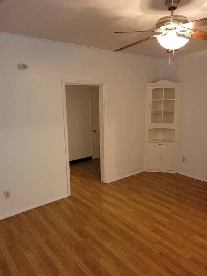 624 S Main St - Photo 4 of 12