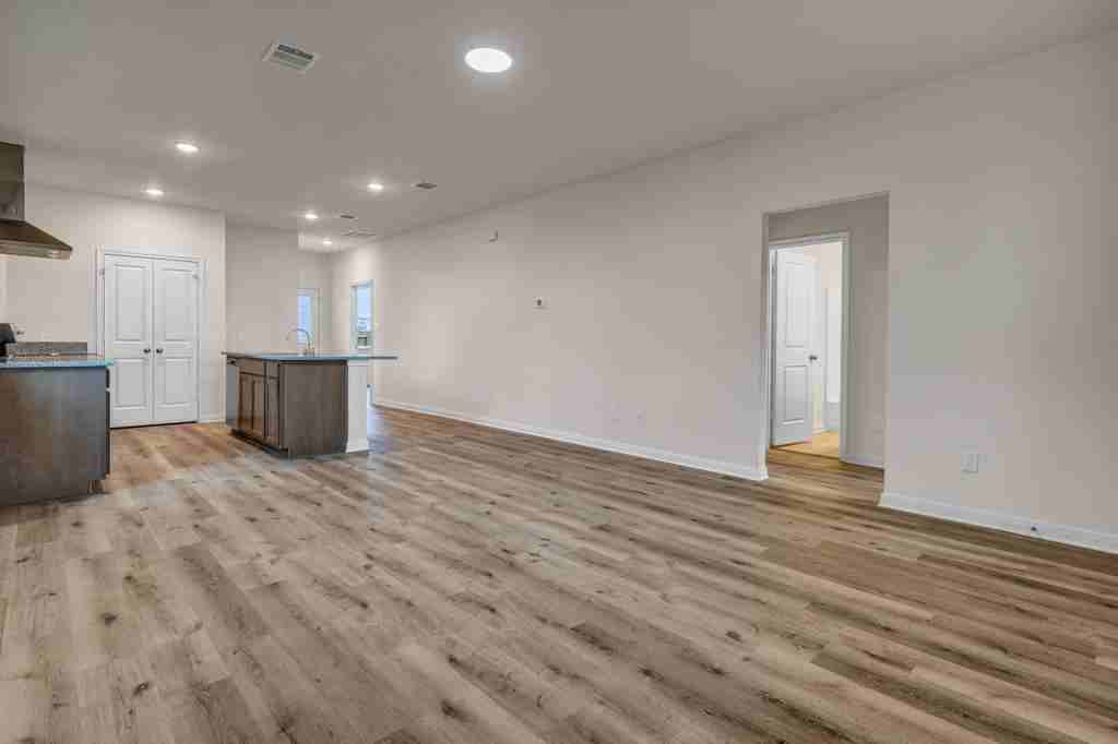 315 W Martin Luther King Dr - Photo 5 of 18