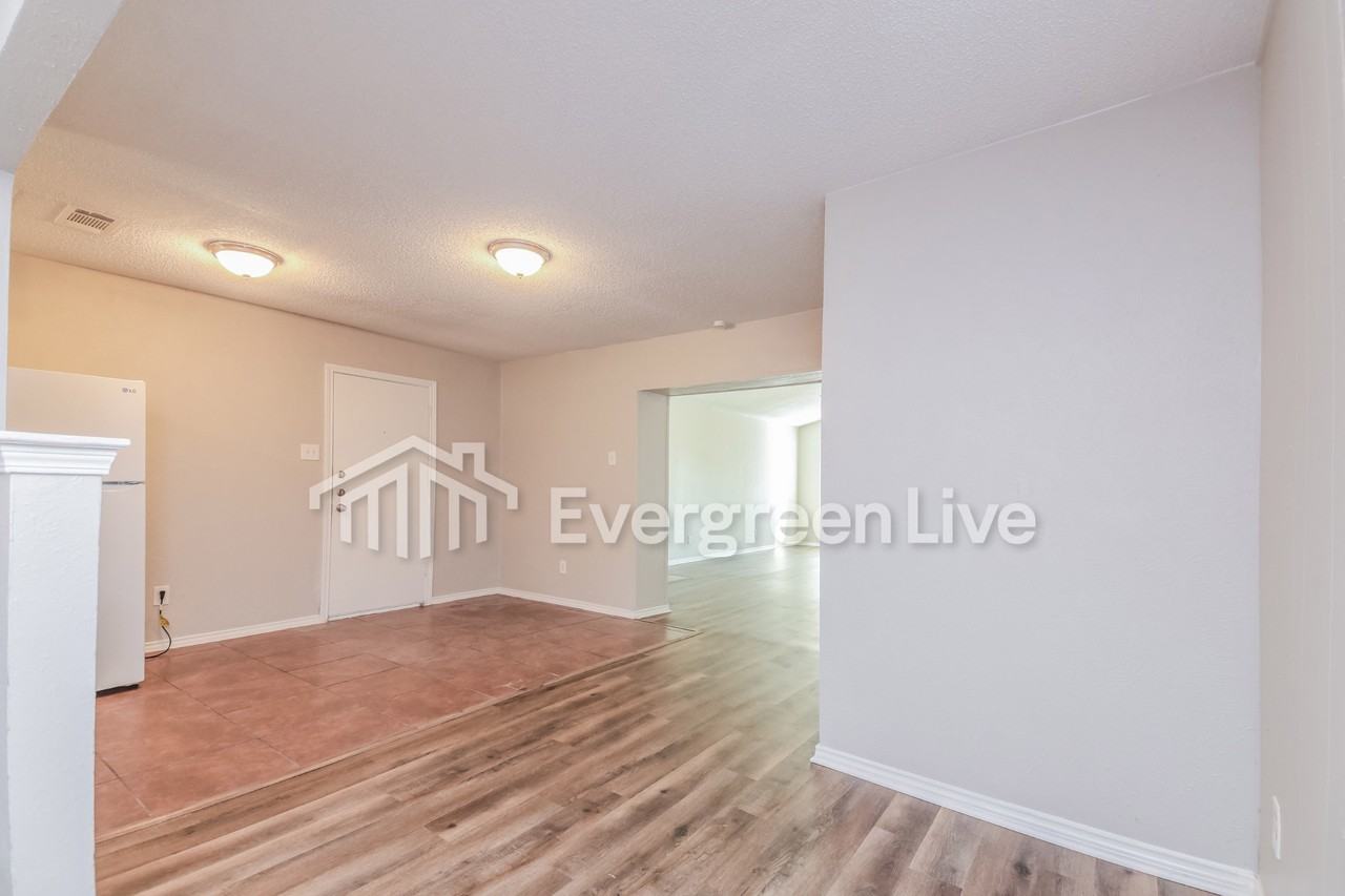 821 Quebec Dr - Photo 7 of 15