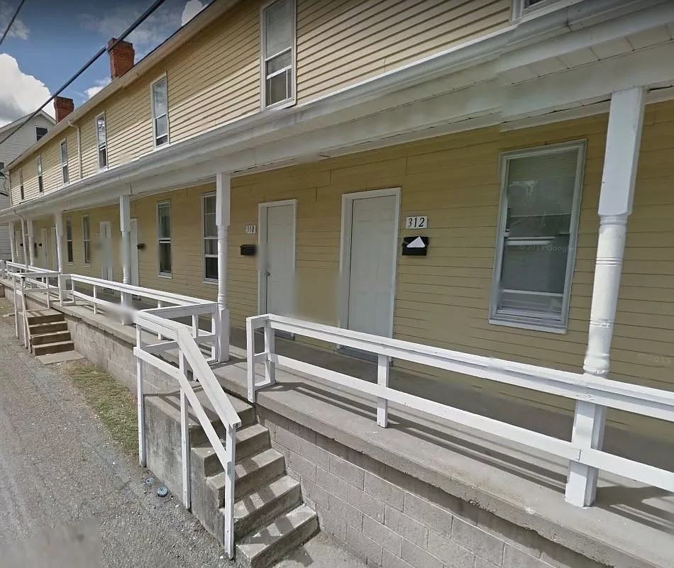 300 Strawberry Way #300 - Photo 2 of 2