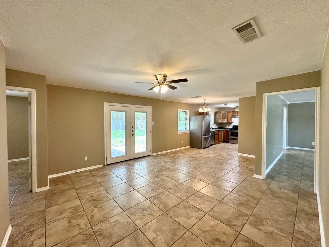 108 E Arlo Rd - Photo 2 of 33