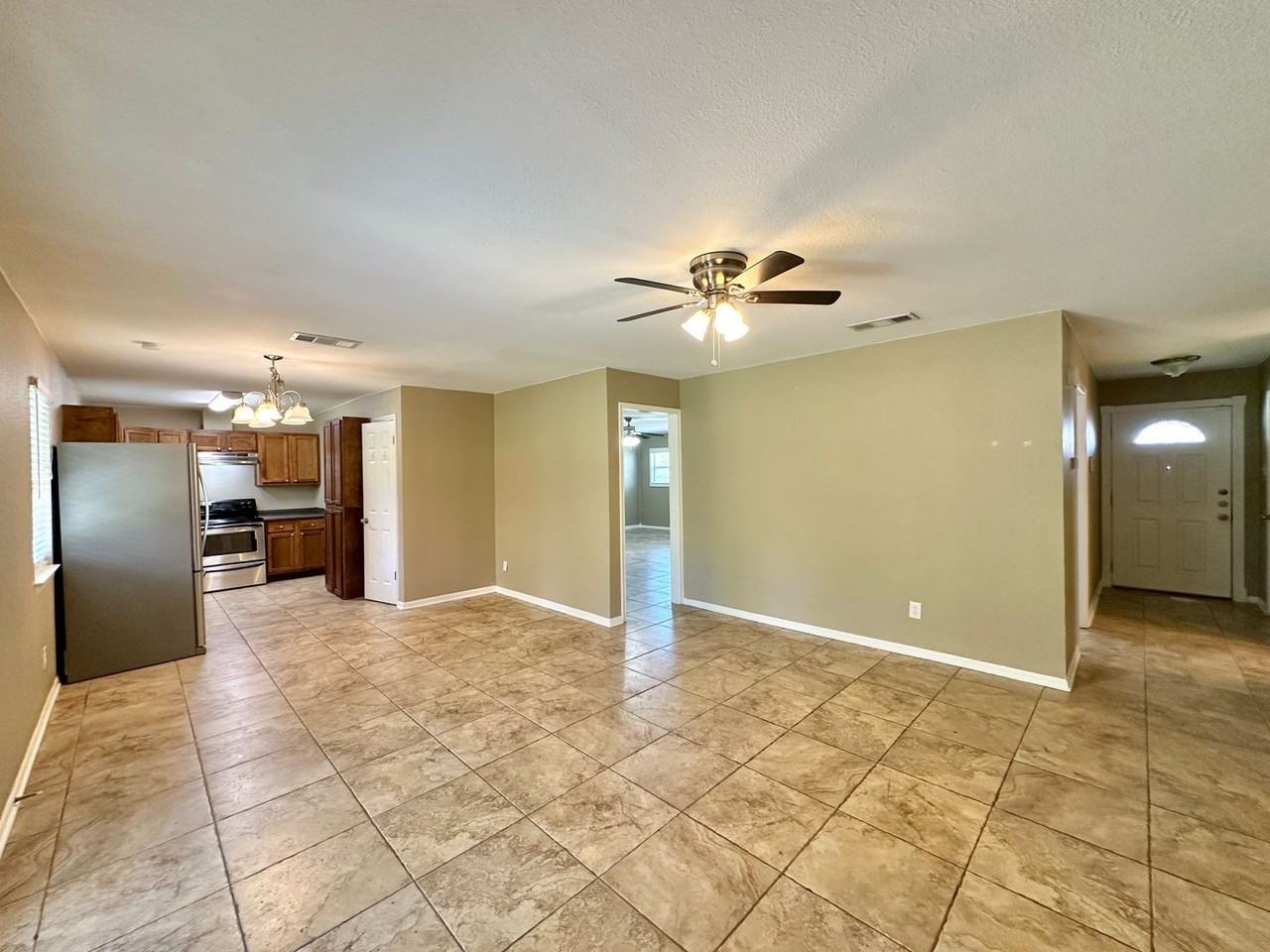 108 E Arlo Rd - Photo 3 of 33