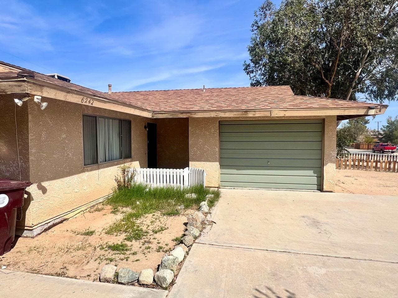 6242 Mariposa Ave - Photo 2 of 25