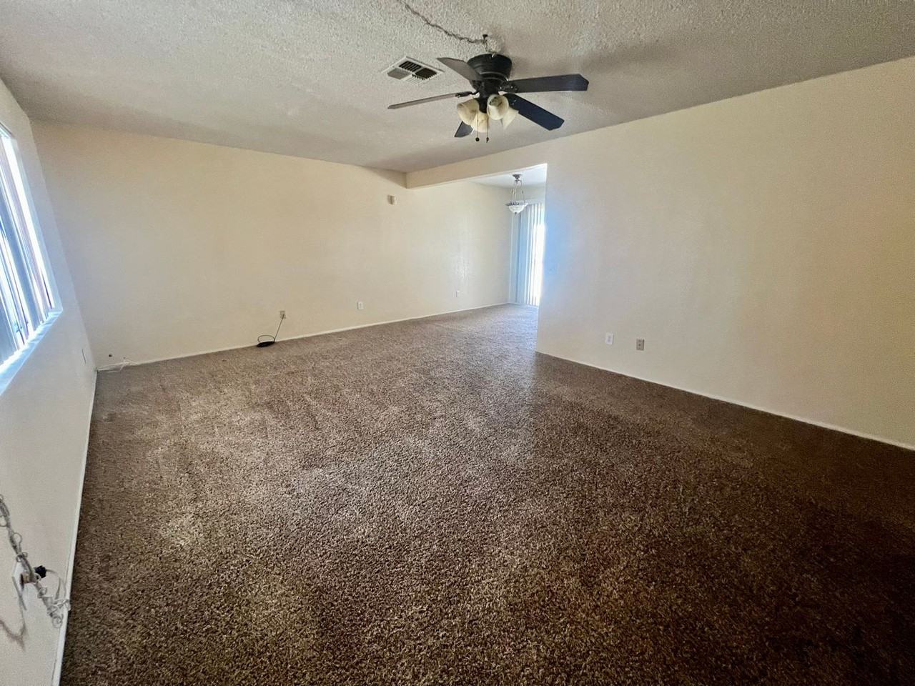 6242 Mariposa Ave - Photo 3 of 25