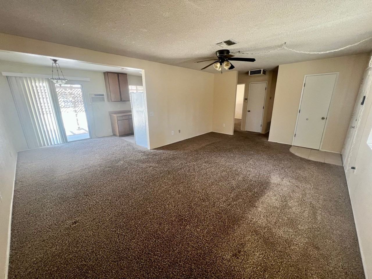 6242 Mariposa Ave - Photo 4 of 25