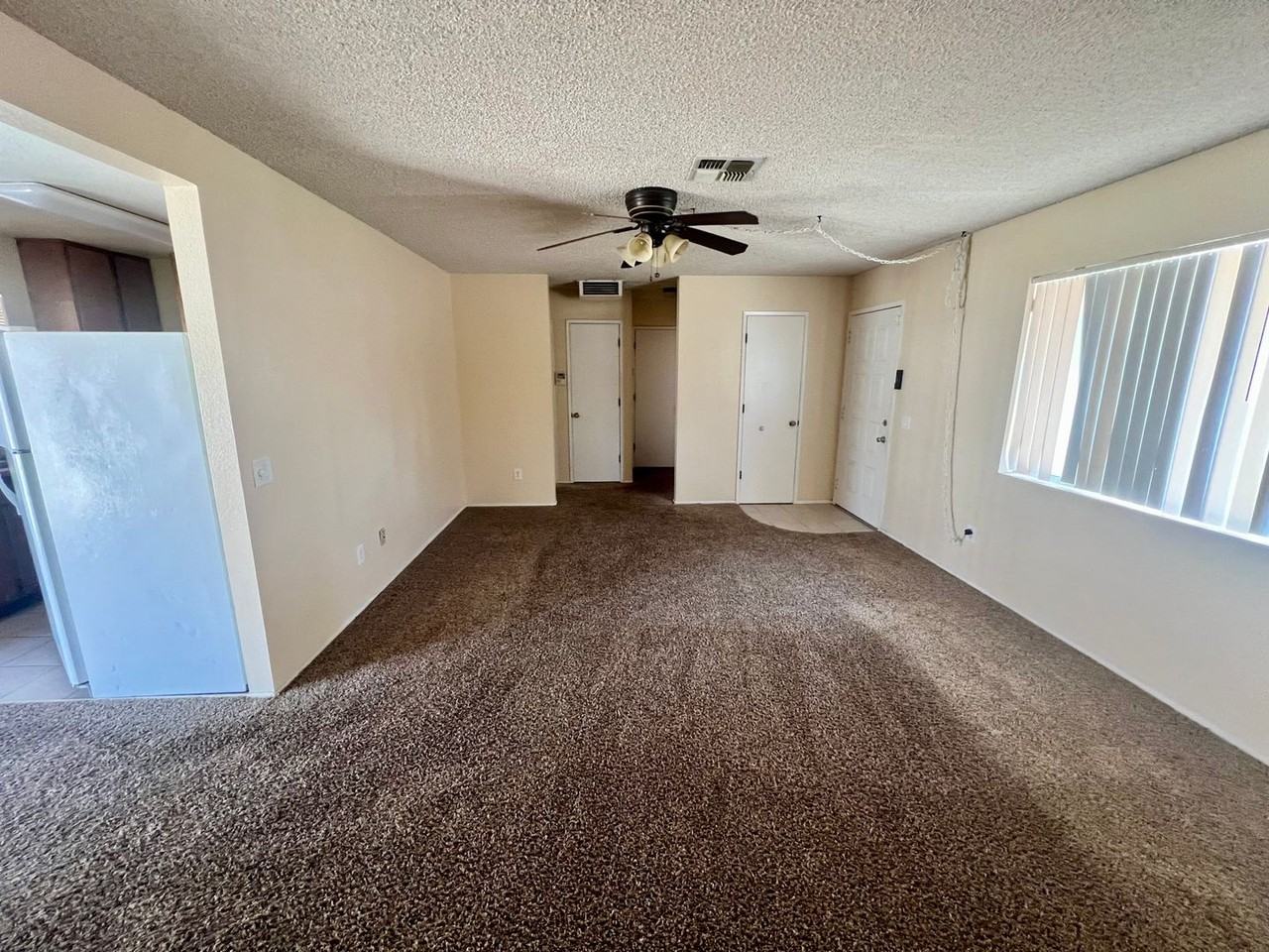 6242 Mariposa Ave - Photo 5 of 25