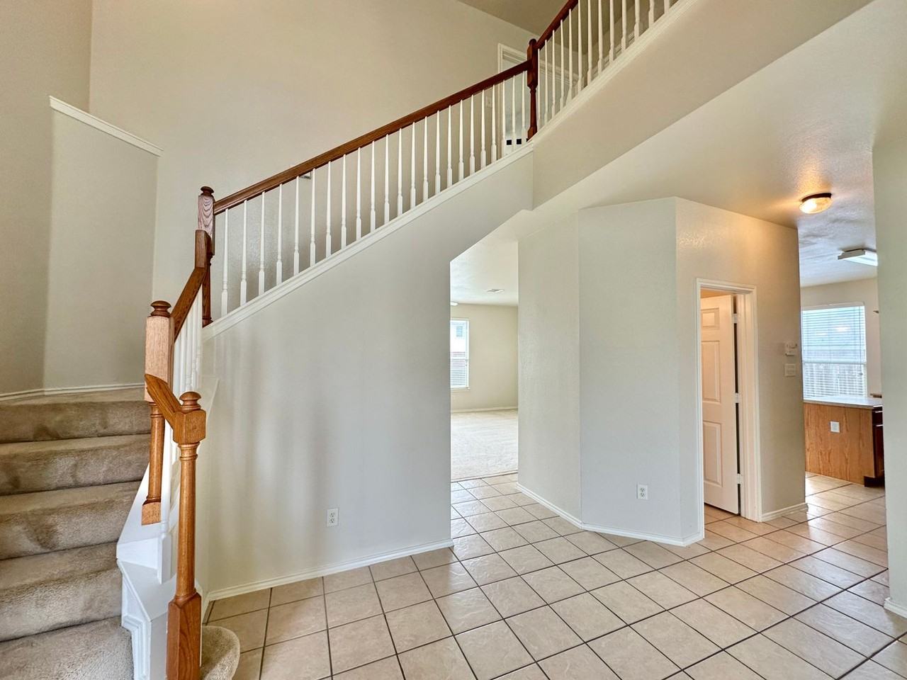 1806 Lobrecht Ct - Photo 2 of 40