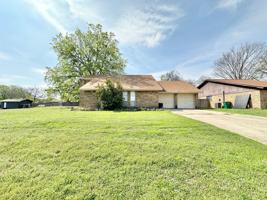 featured image of 216 West Cardinal Lane