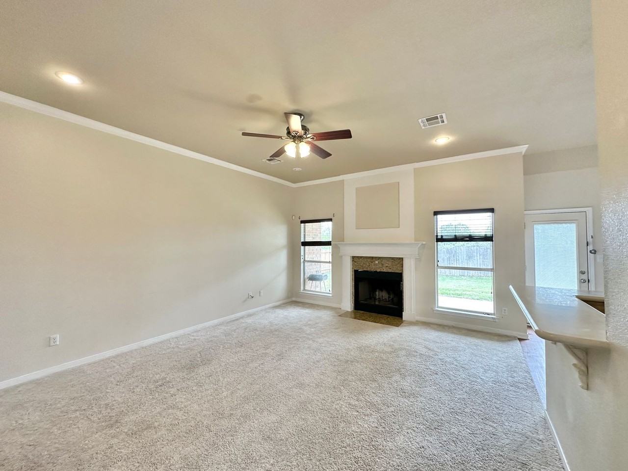 705 Marshall Dr - Photo 5 of 45