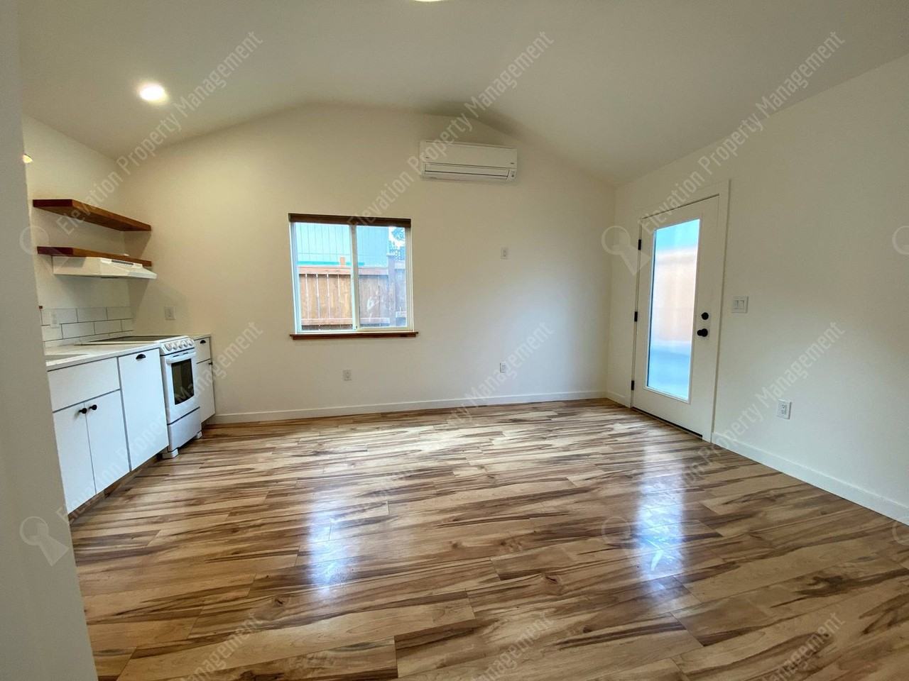 1518 Nw Fresno Ave #2 - Photo 4 of 14