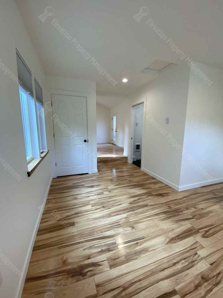 1518 Nw Fresno Ave #2 - Photo 6 of 14