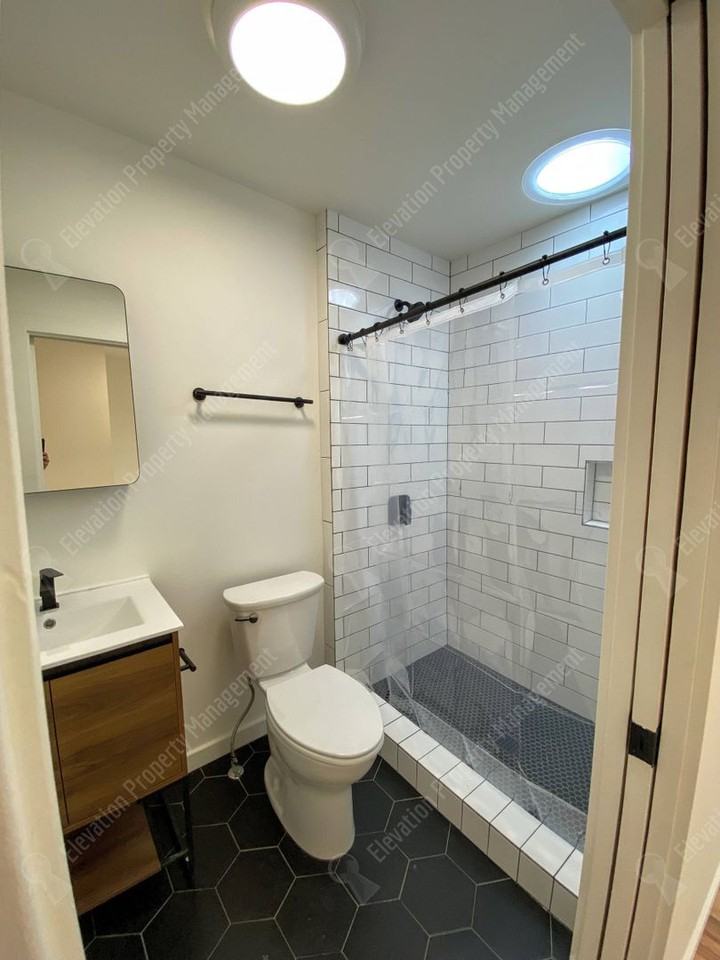 1518 Nw Fresno Ave #2 - Photo 7 of 14