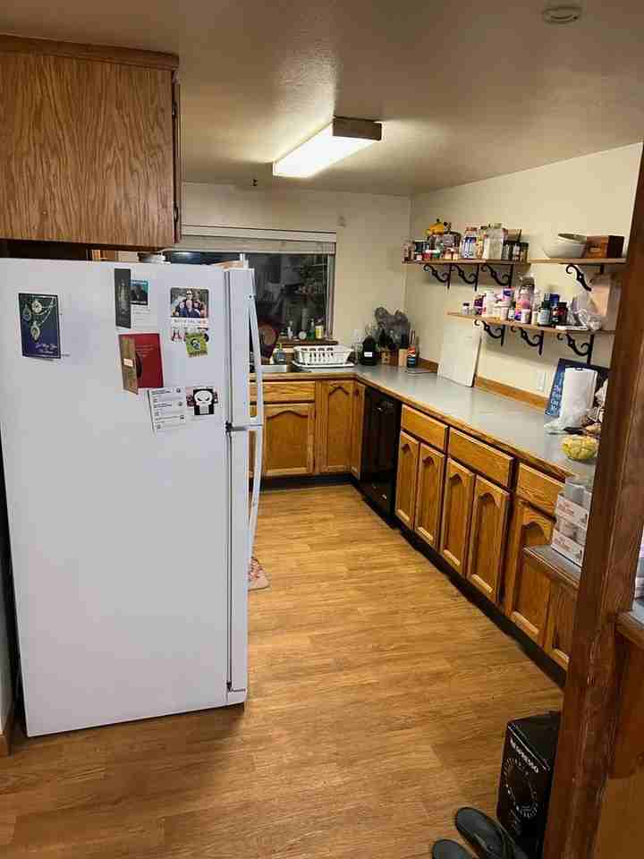 825 Hall St - Photo 5 of 21