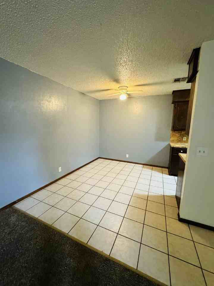 2511 Madison Ave - Photo 3 of 7