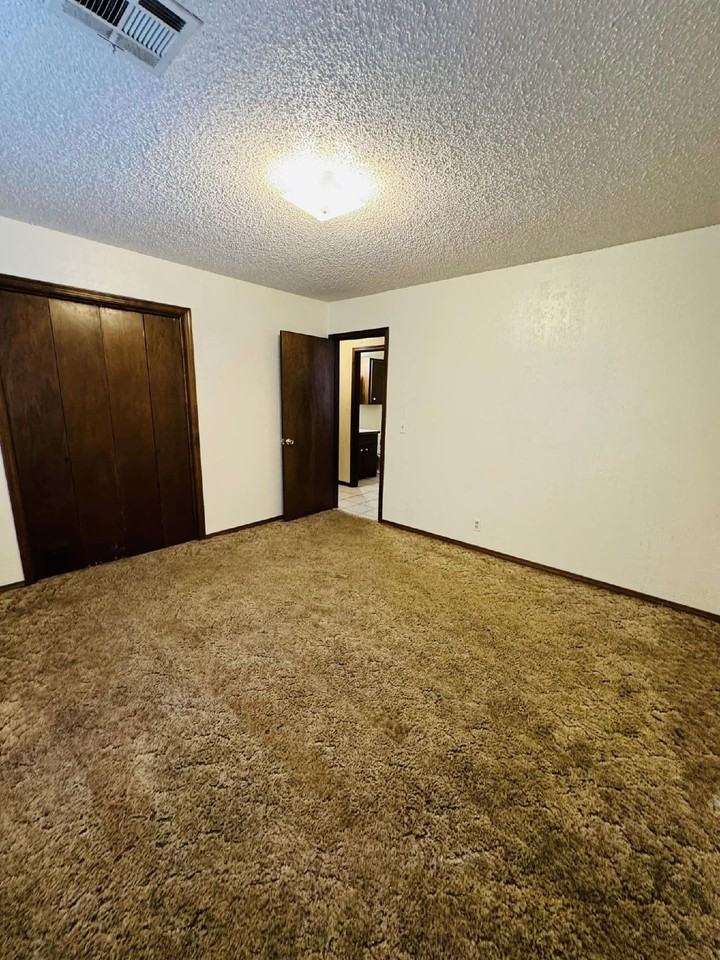 2511 Madison Ave - Photo 7 of 7