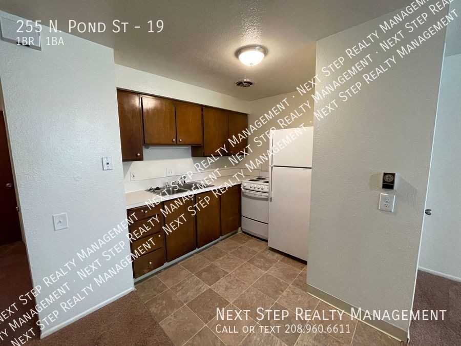 255 N Pond St #19 - Photo 4 of 9