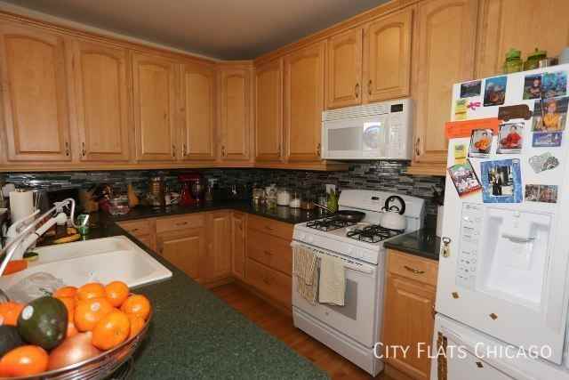 1119 W George St #8 - Photo 3 of 19