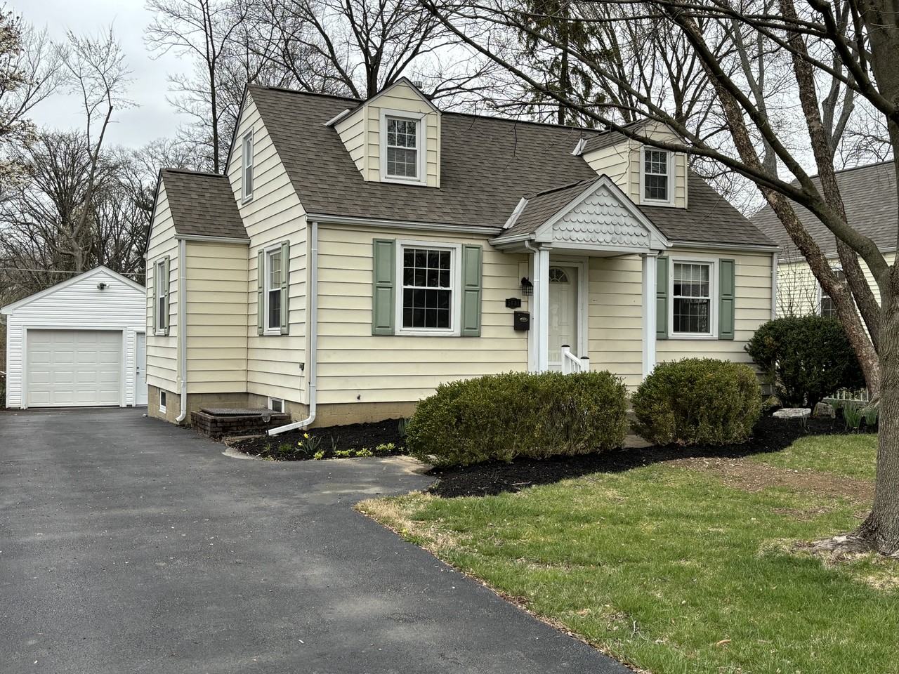 5681 Indianola Ave #NA - Photo 2 of 33