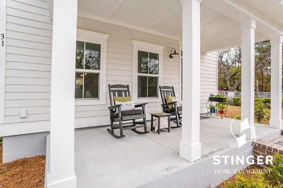 31 Middle Island St - Photo 3 of 41