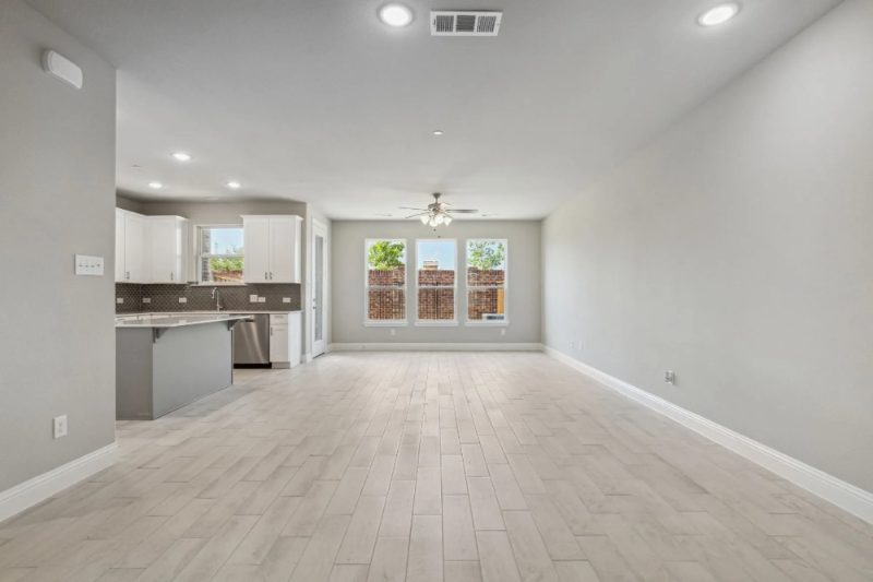 1719 Lisa Ct - Photo 4 of 16