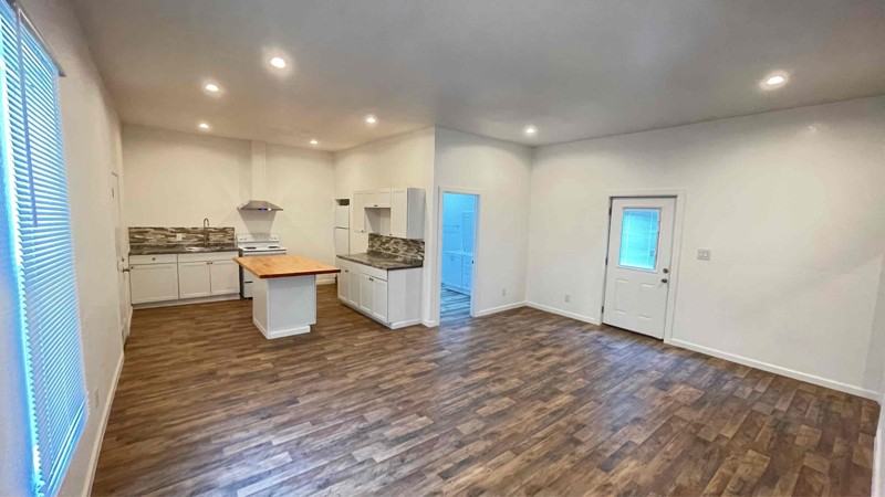 415 Perry St #A - Photo 3 of 7