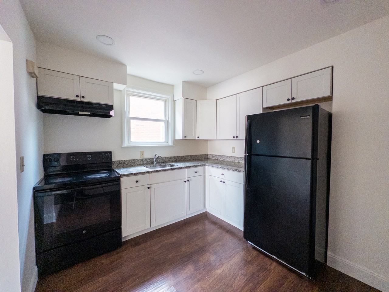 Hunter's & Cooke - Photo 4 of 38