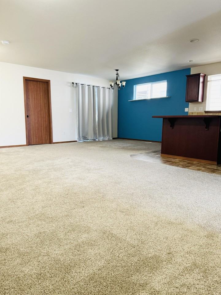 618 206th Street Ct E #1 - Photo 3 of 14