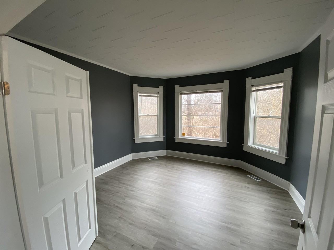 1601 N Mckinley Ave #0 - Photo 4 of 10