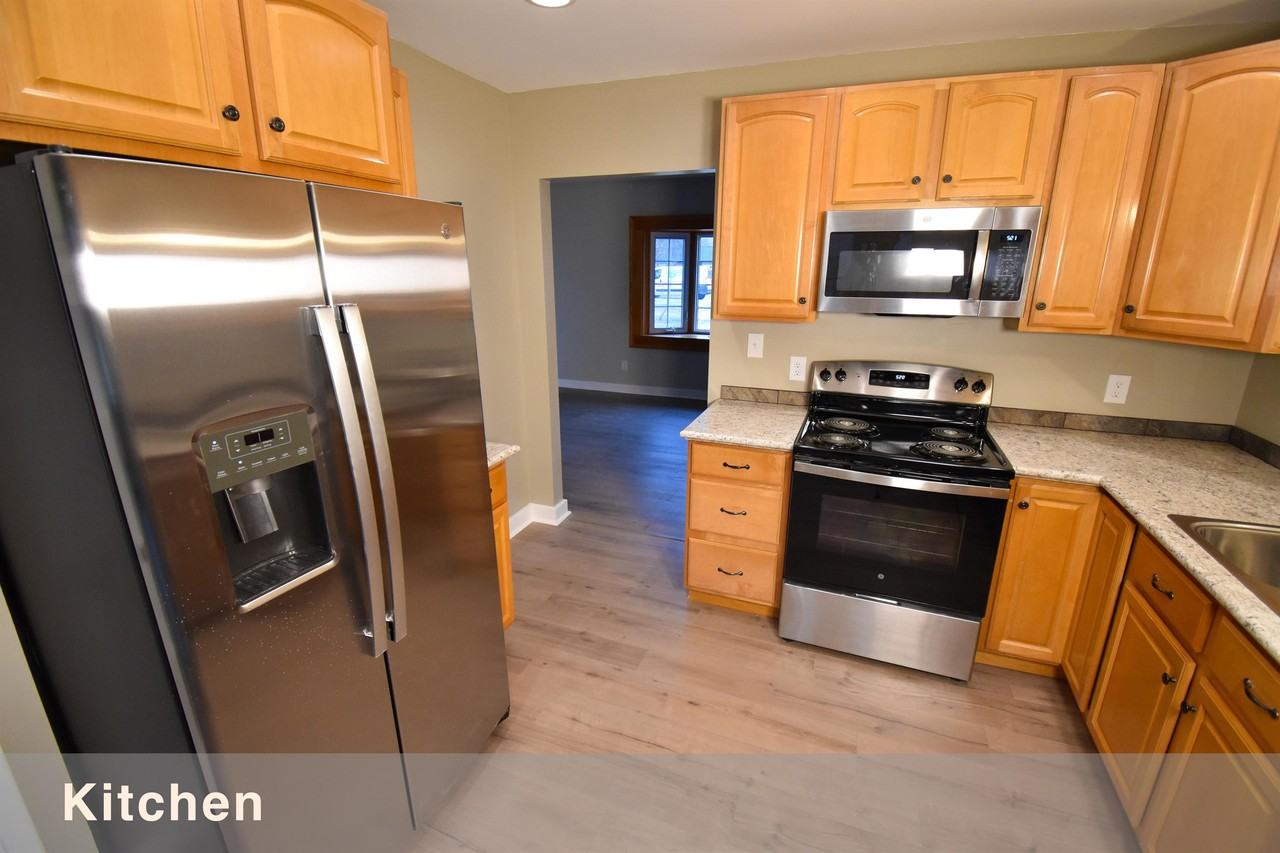 4823 Glenmina Dr #1 - Photo 4 of 24