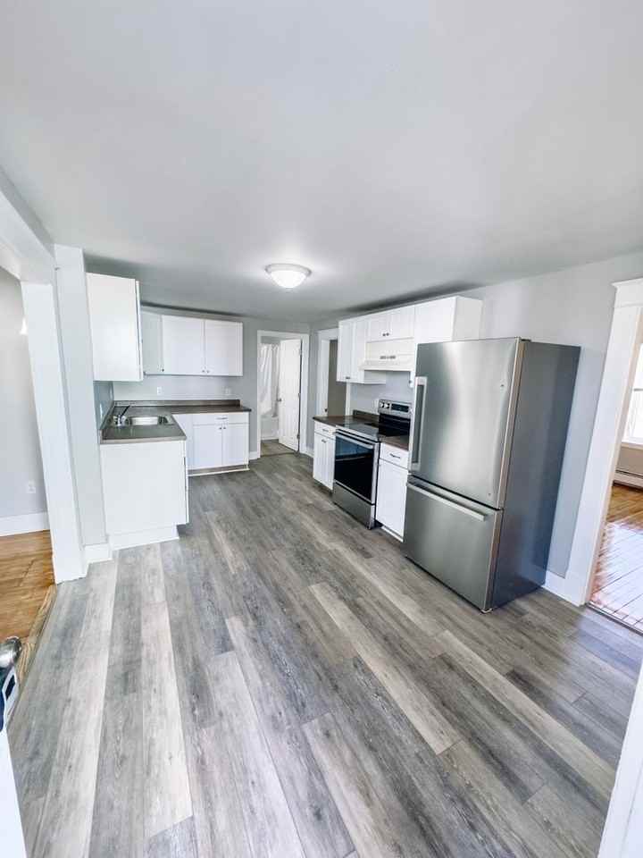 06 York - Photo 2 of 14