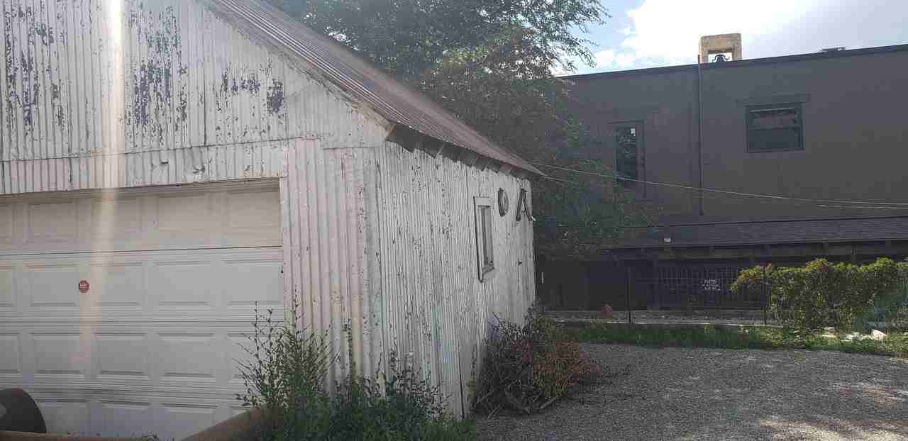 234 E 15th St - Photo 4 of 16