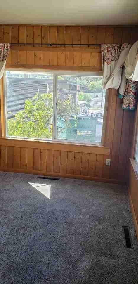 234 E 15th St - Photo 7 of 16