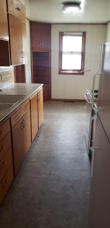 234 E 15th St - Photo 3 of 16