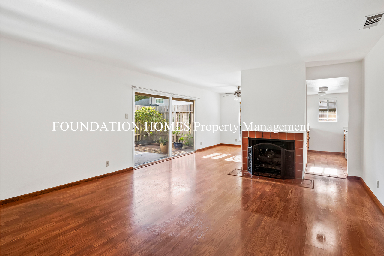 158 Roundtree Blvd - Photo 2 of 14