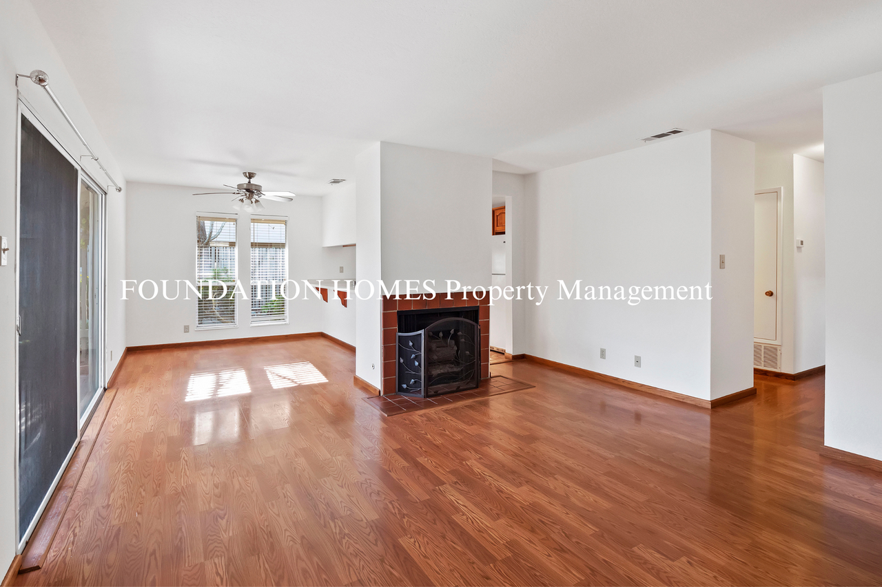 158 Roundtree Blvd - Photo 3 of 14
