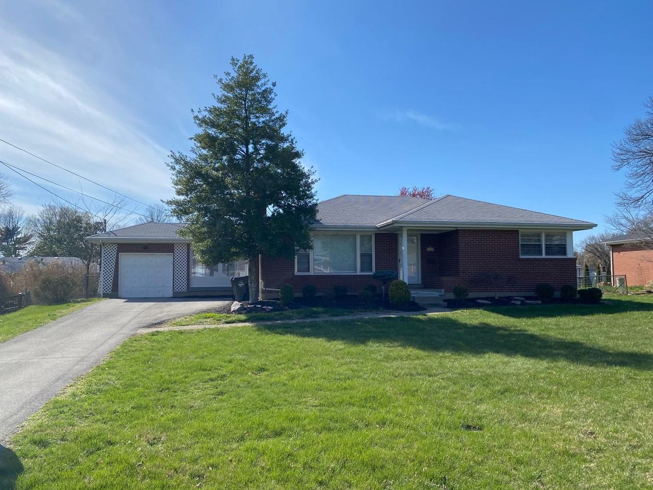 3110 Hewitt Ave - Photo 3 of 25