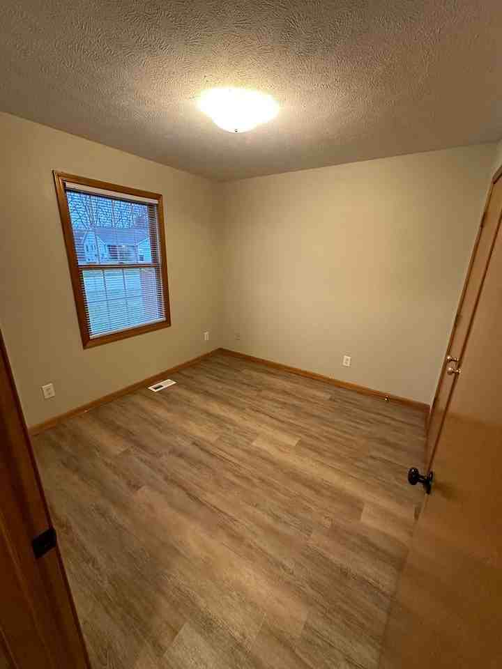 904 Vos Street - Photo 2 of 14