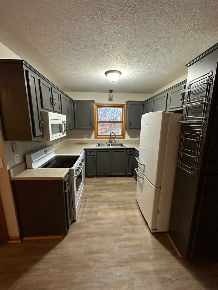 904 Vos Street - Photo 5 of 14