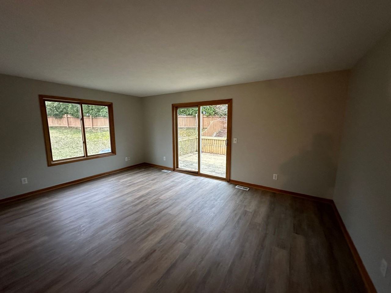 904 Vos Street - Photo 6 of 14