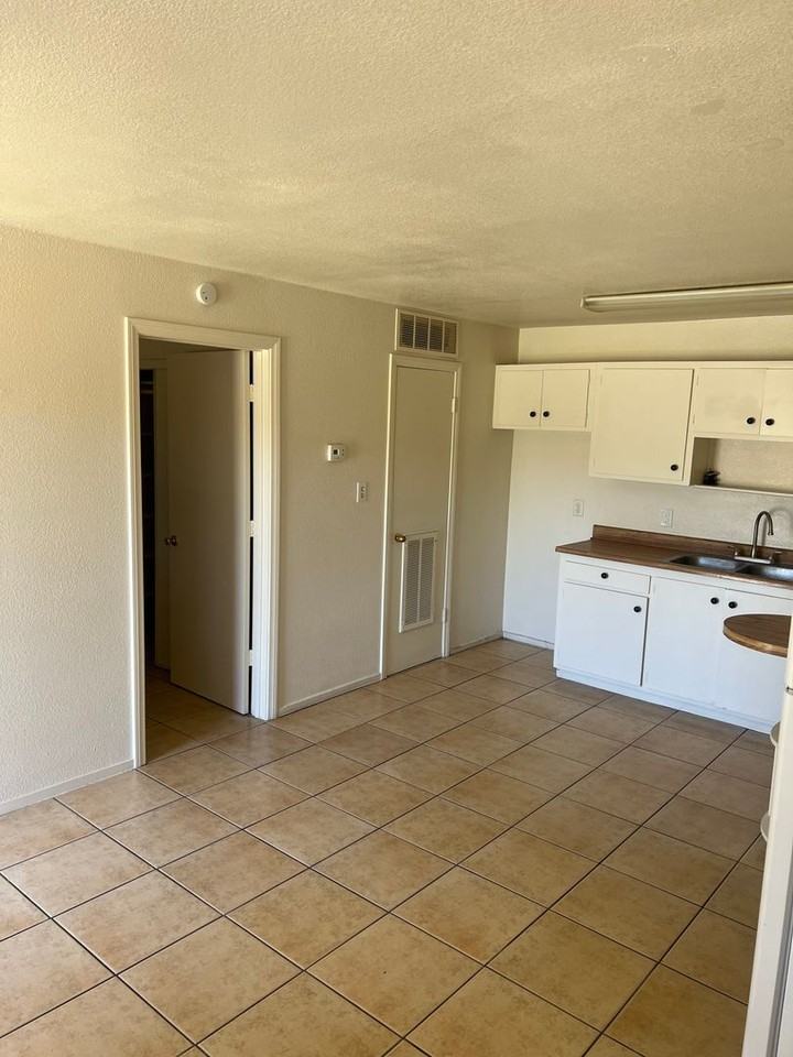 3726 Hazelwood St #4 - Photo 2 of 6