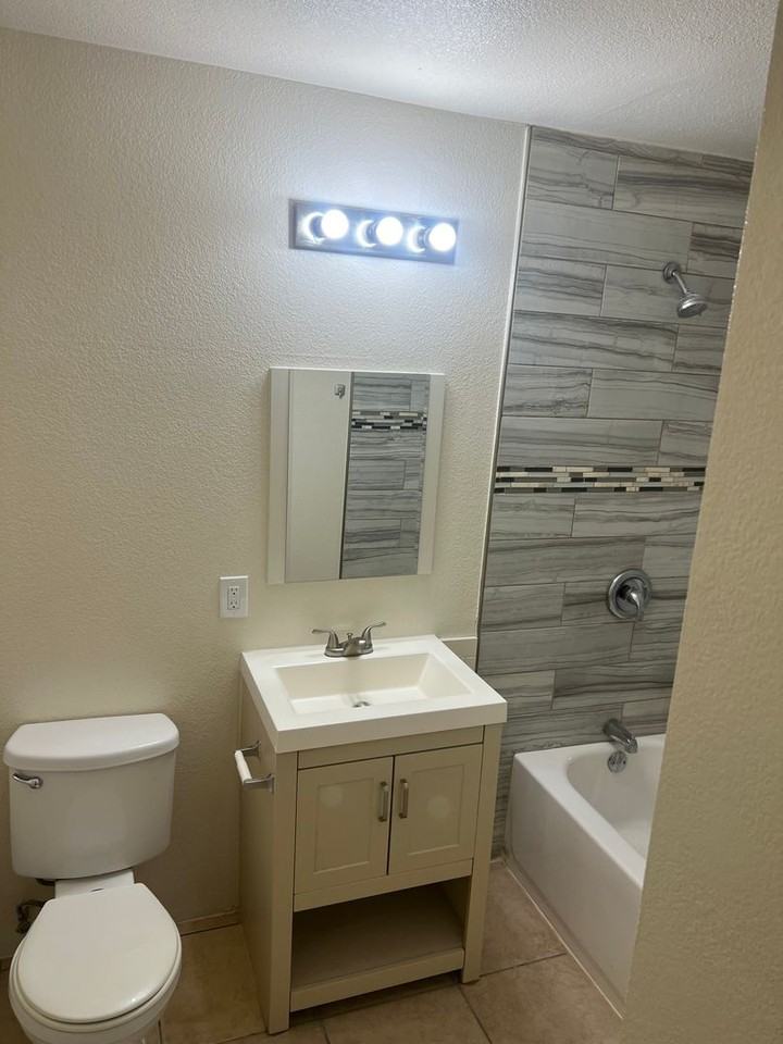 3726 Hazelwood St #4 - Photo 3 of 6