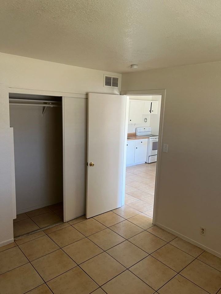 3726 Hazelwood St #4 - Photo 6 of 6