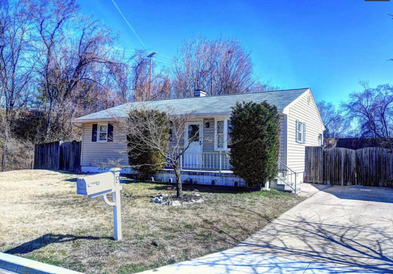 9 Woods Ave - Photo 2 of 26